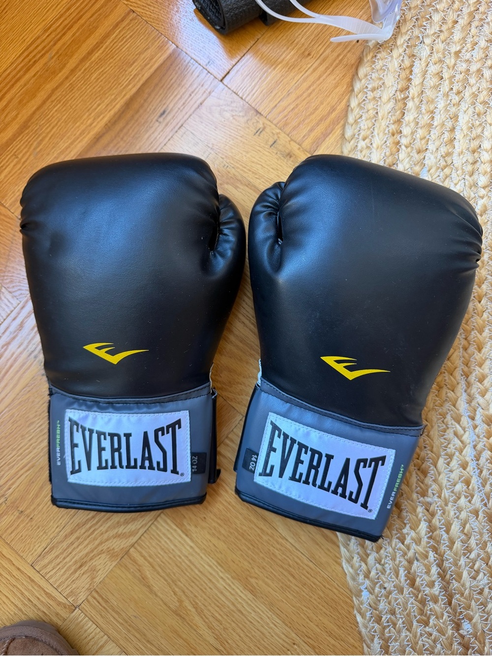 Everlast boxing gloves 14oz